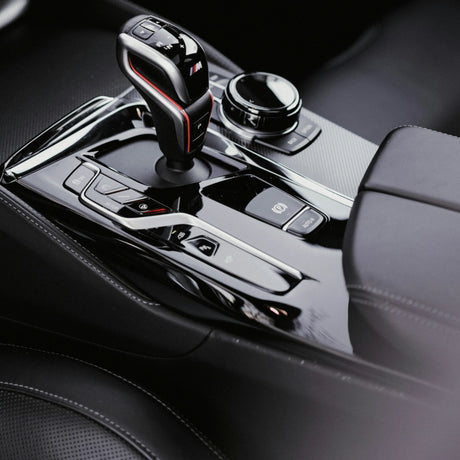 Wie Sie Piano-Lack im Auto richtig reinigen und pflegen