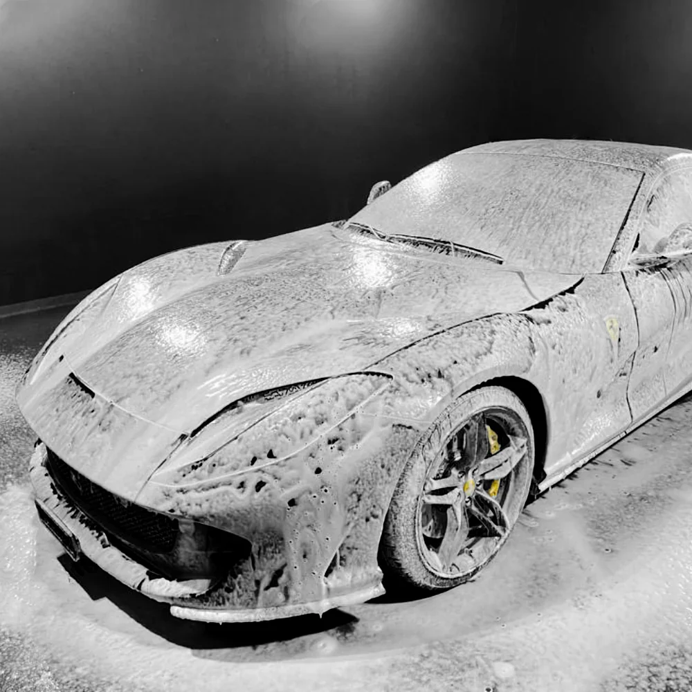 Perfekte Autopflege: Handwäsche und Trocknung mit SWISSVAX