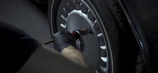 Wie reinige und pflege ich Weisswandreifen?